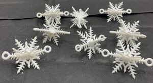Vintage Mini Snowflakes Garland 10ft & Ornaments 50+ 3D White Plastic Glitter